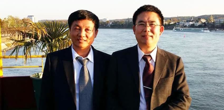 开云体育官方
新材董事长吕德斌与建筑材料工业技术情报研究所产业联盟代表合影