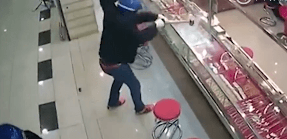 防盗之王——PVB(聚乙烯醇缩丁醛)防爆玻璃 防盗之王——PVB(聚乙烯醇缩丁醛)防爆玻璃